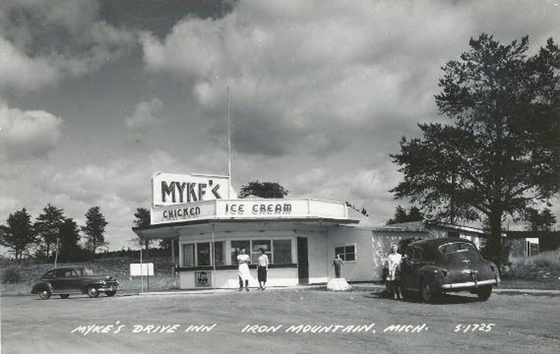 Mykes Drive-Inn (Mykes Bar-B-Q) - Postcard